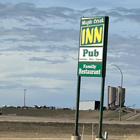 Maple Creek Motor Inn Extérieur photo
