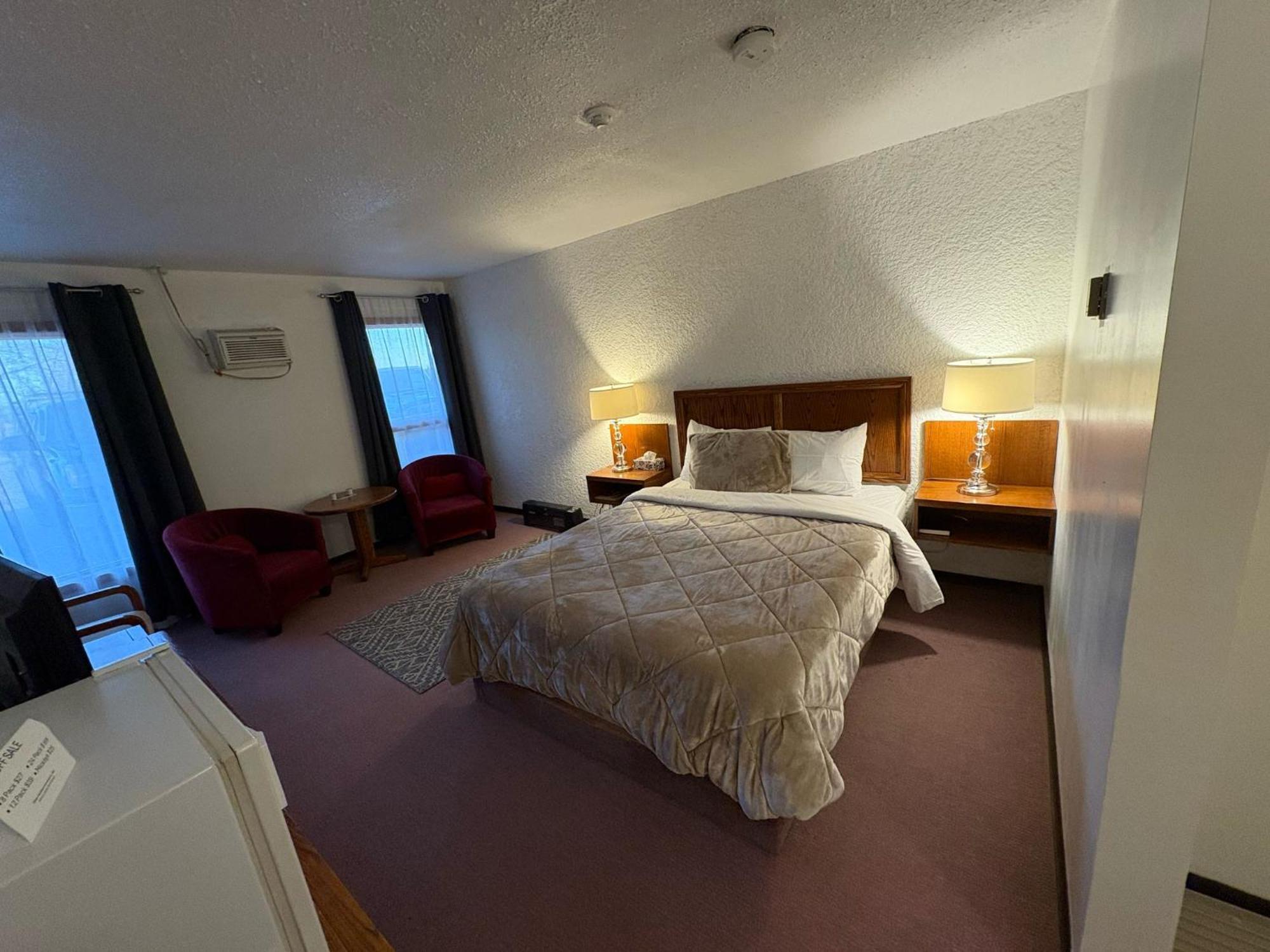 Maple Creek Motor Inn Extérieur photo