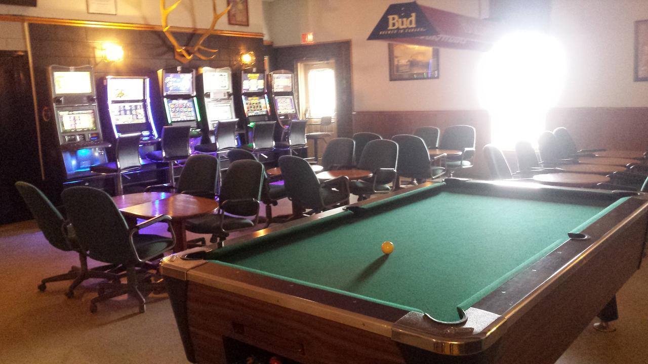Maple Creek Motor Inn Extérieur photo