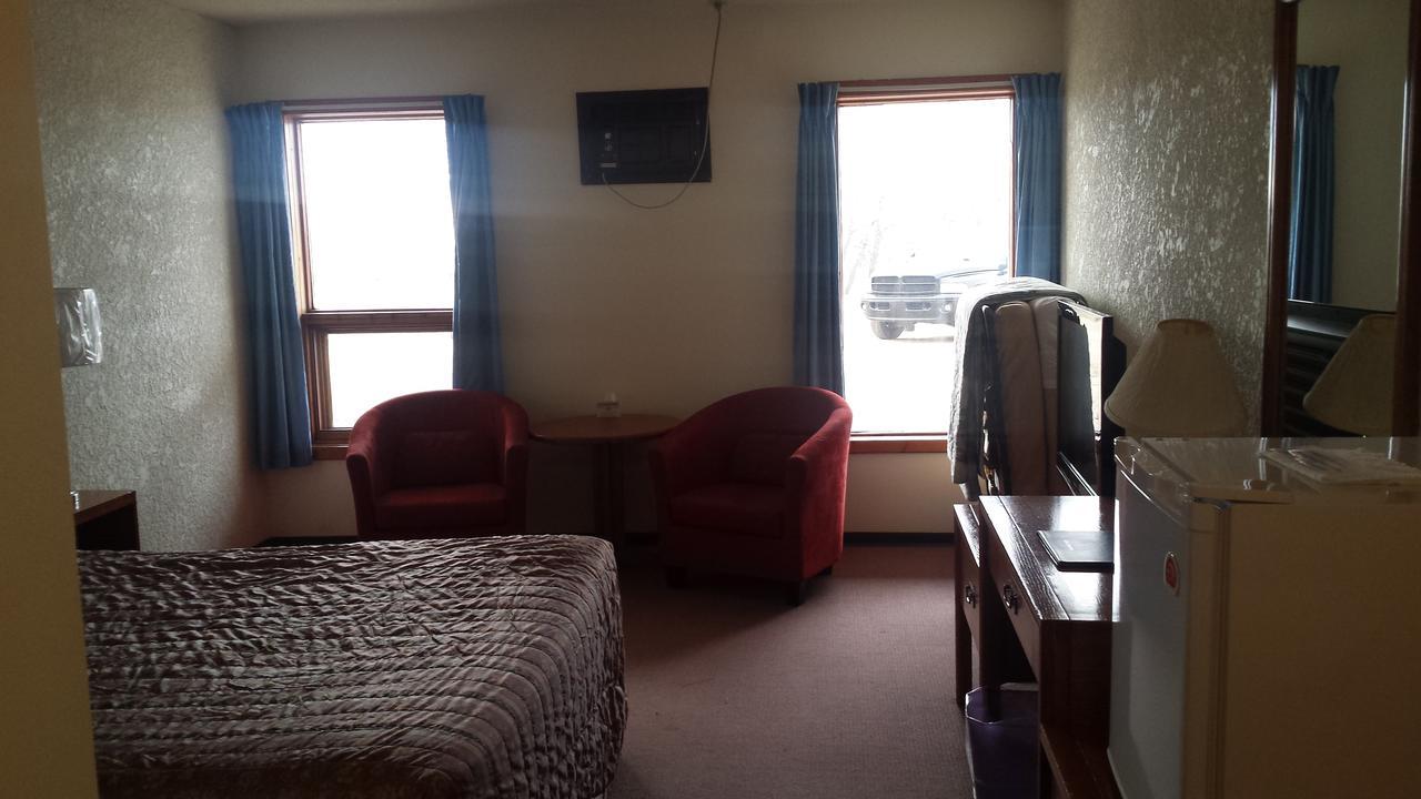 Maple Creek Motor Inn Extérieur photo
