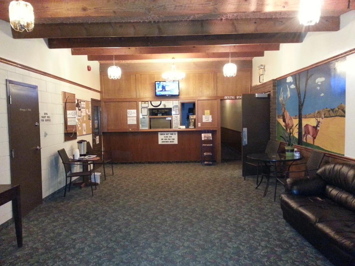 Maple Creek Motor Inn Extérieur photo