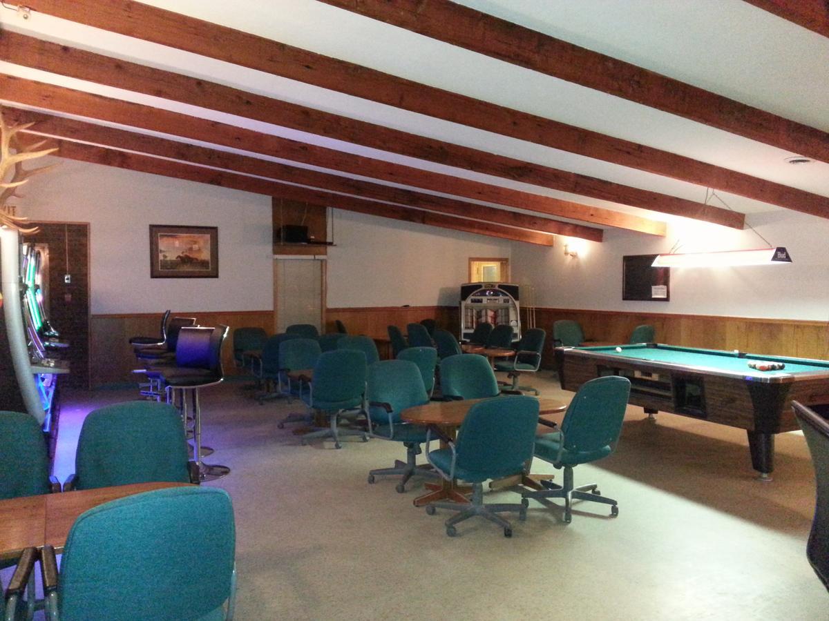 Maple Creek Motor Inn Extérieur photo