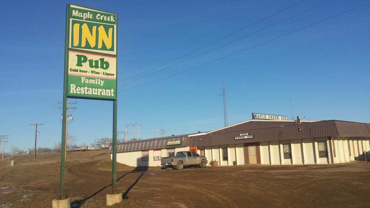 Maple Creek Motor Inn Extérieur photo