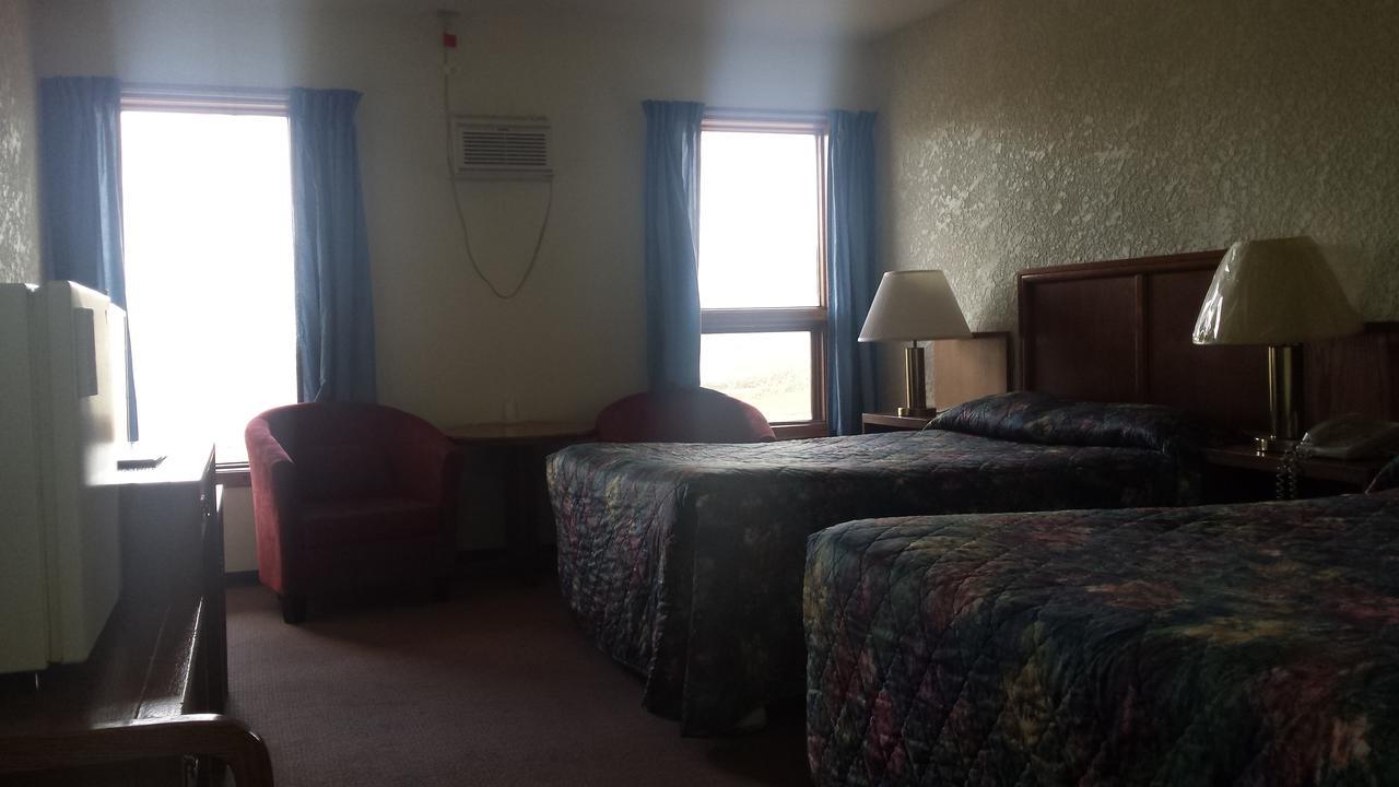 Maple Creek Motor Inn Extérieur photo
